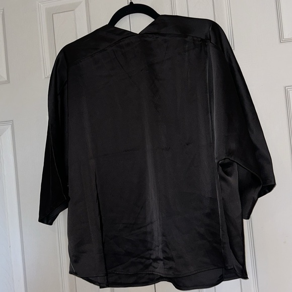 Gemma & Jane Black V neck flowy style silky 3/4 sleeve blouse Sz  M - Picture 7 of 14